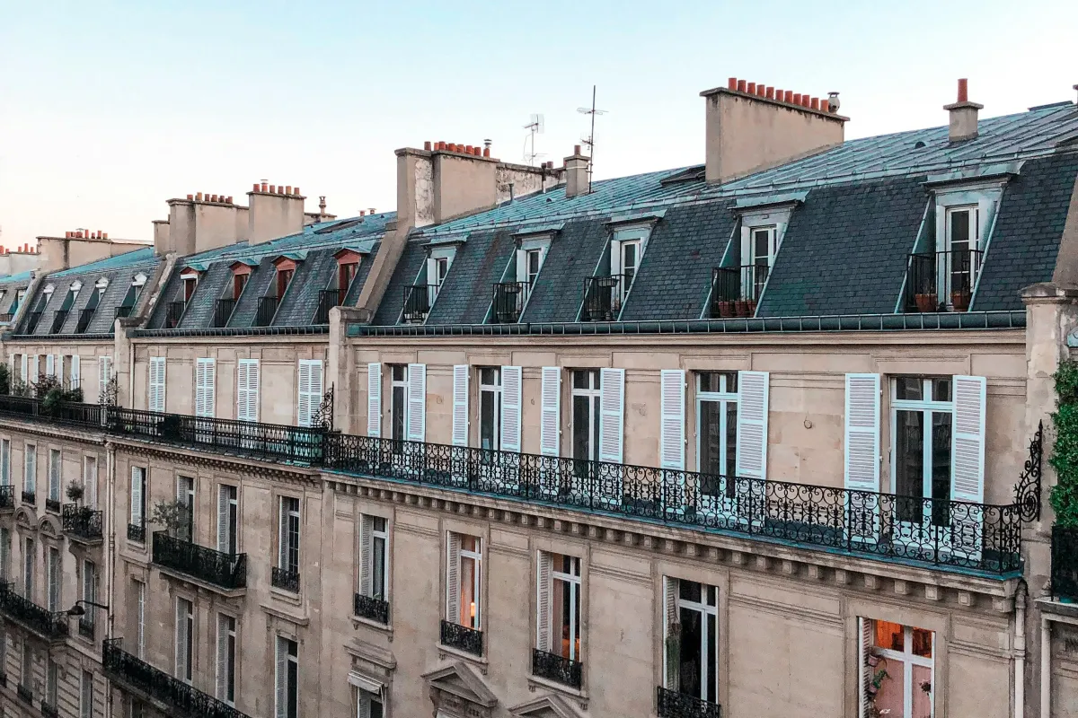 Plus-value immobilière sur un bien locatif : abattements, exonération et calcul